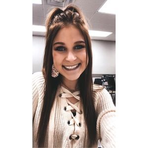 Meet your Posher, Alyssa